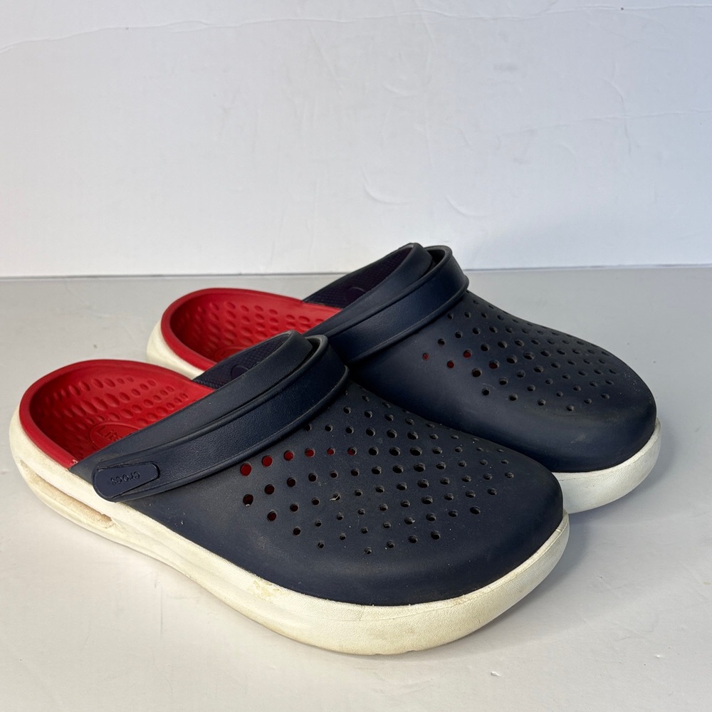 Unisex Crocs in Motion Clog